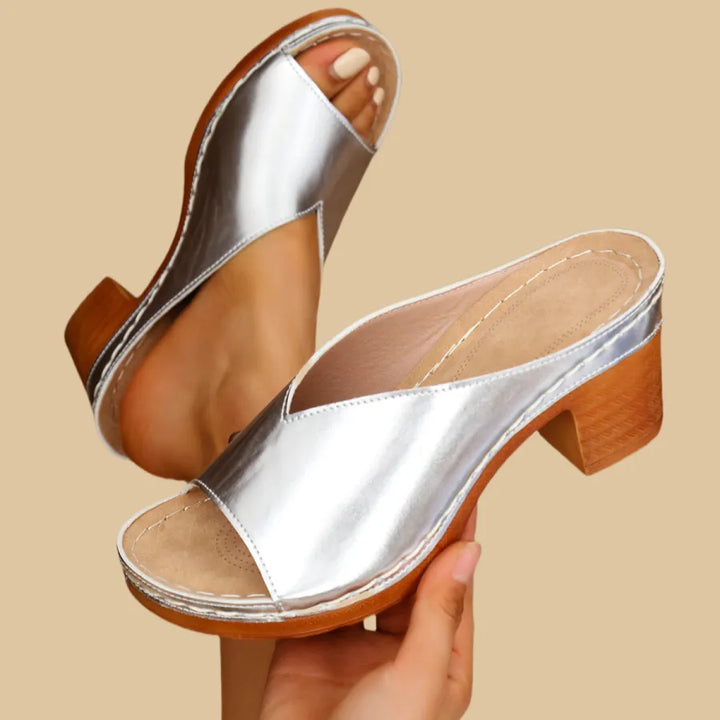 PIPER – CLASSIC OPEN-TOE BLOCK HEEL SANDALS