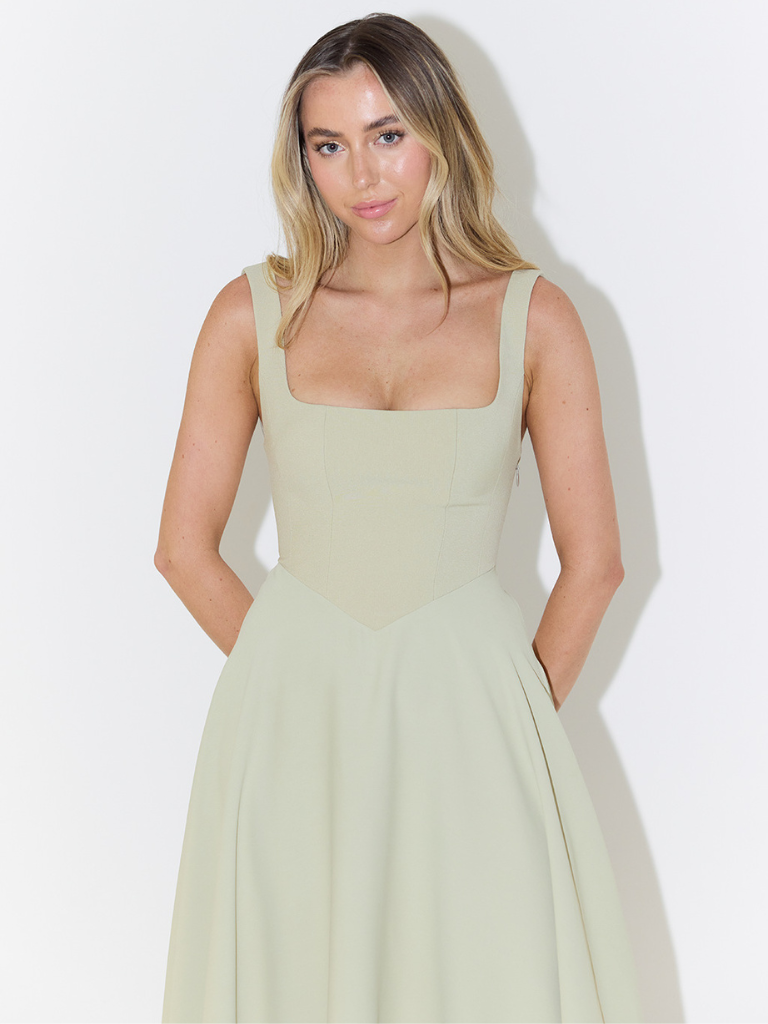Elegant Midi Dress with Square Neckline - Timeless Flattering Cut