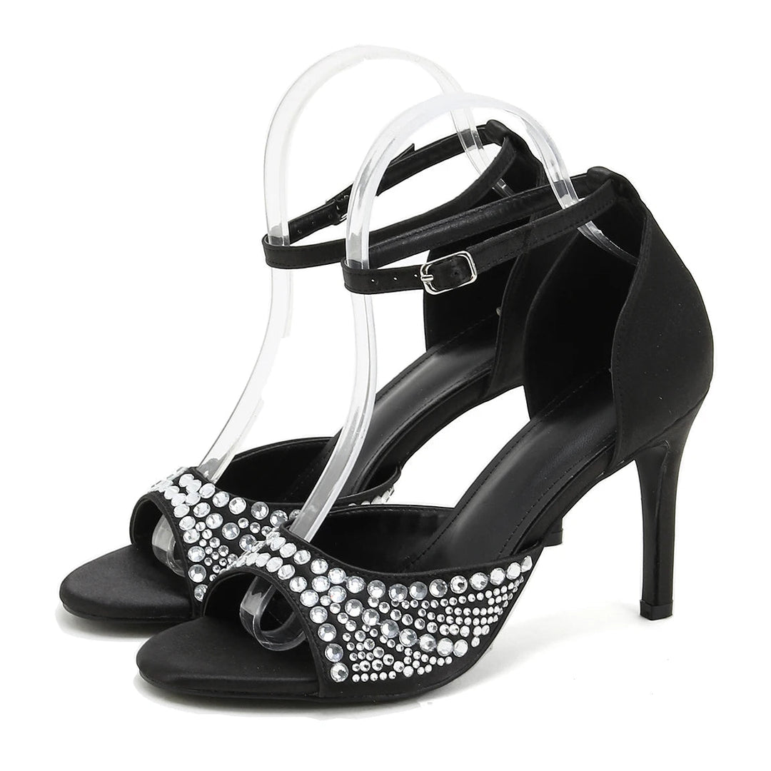 Beautifully Finished Heels in a Timeless Design